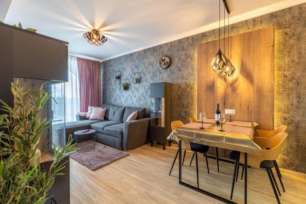 Gold Mandala Apartman Siofok By Bltn Zewnętrze zdjęcie